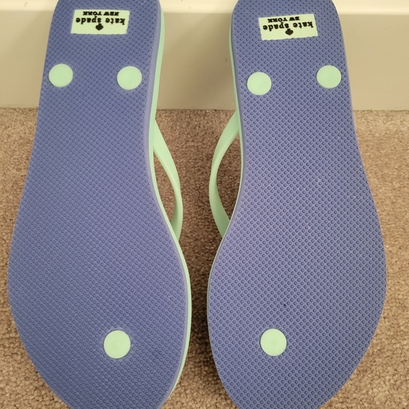 Kate Spade flip flops size 9 - Picture 3 of 5
